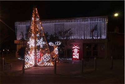 Facade-Hotel-de-ville-scaled-e1639649401714
